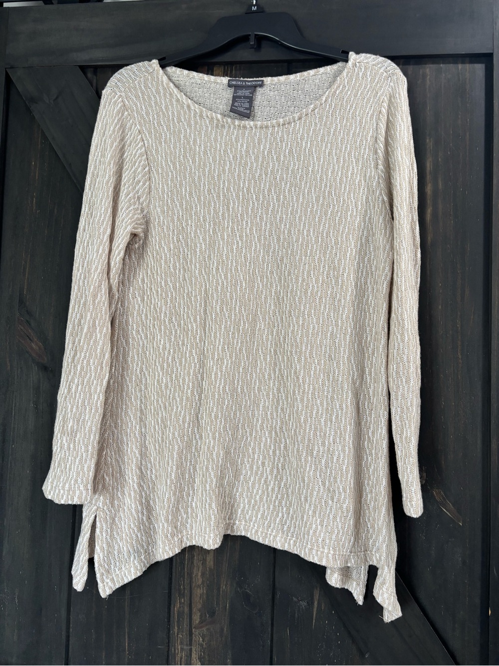 Chelsea & Theodore Long-Sleeve Scoop Neck Tunic in Beige-Cream